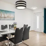 Appartement 2 Bedroom Beautiful Apartment In Podstrana