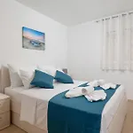 2 Bedroom Beautiful Apartment In Podstrana *