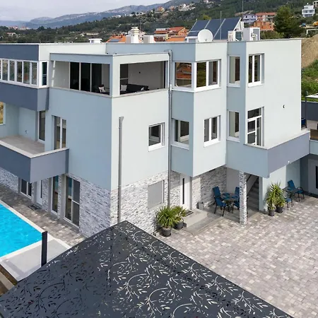 아파트 Cozy In With Wifi 포드스트라나